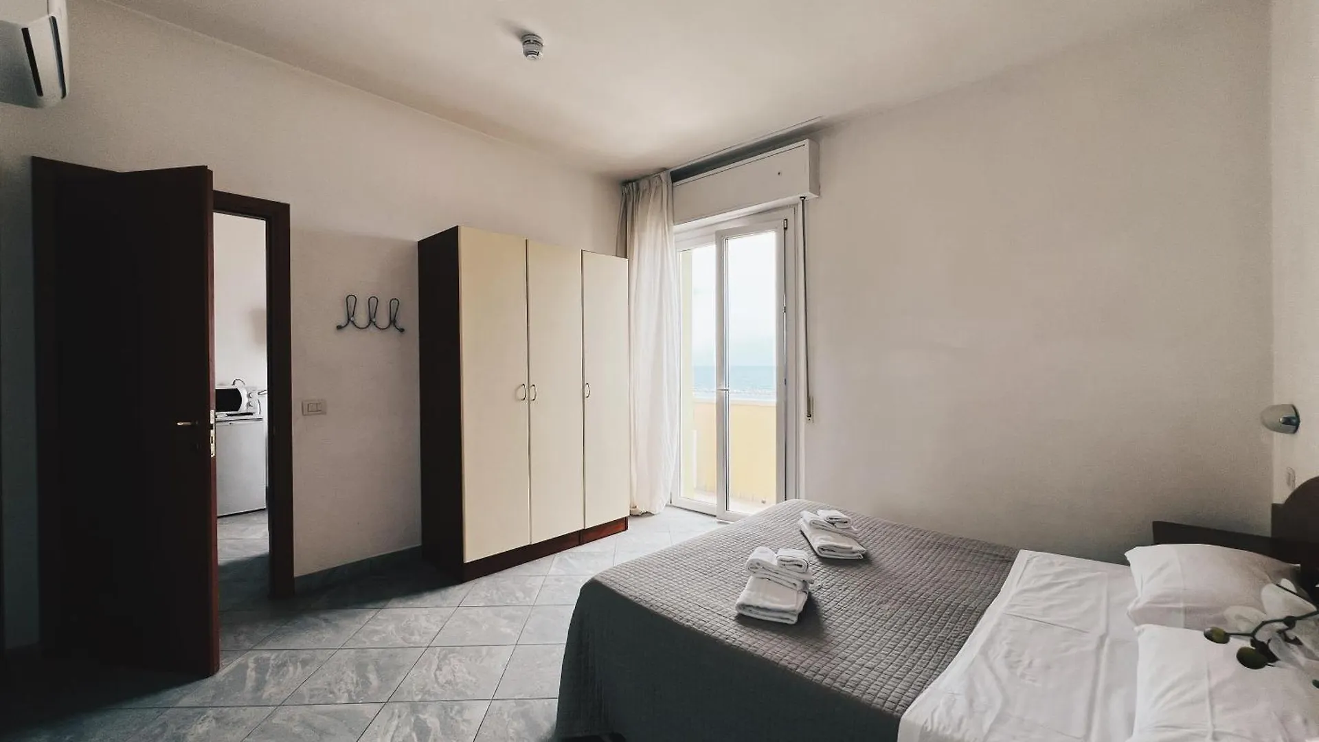 מלון דירות רימיני Residence Buena Vista