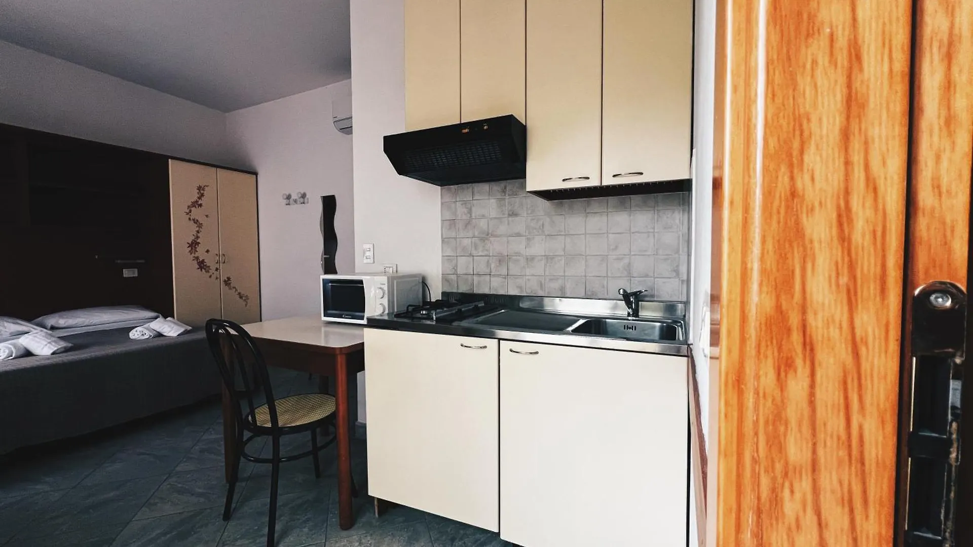 רימיני Residence Buena Vista מלון דירות