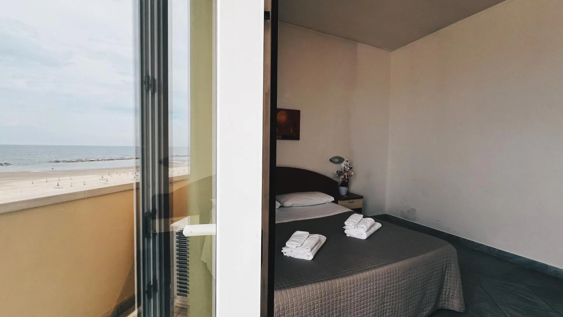 רימיני Residence Buena Vista מלון דירות